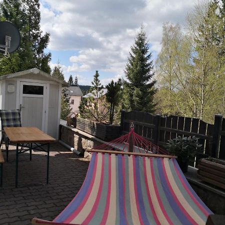 Erzgruen - Aktiv Und Entspannt Im Gruenen Apartamento Zwönitz Exterior foto