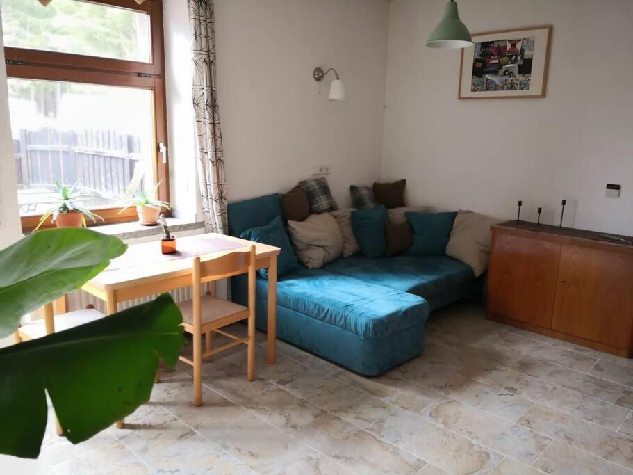 Erzgruen - Aktiv Und Entspannt Im Gruenen Apartamento Zwönitz Exterior foto